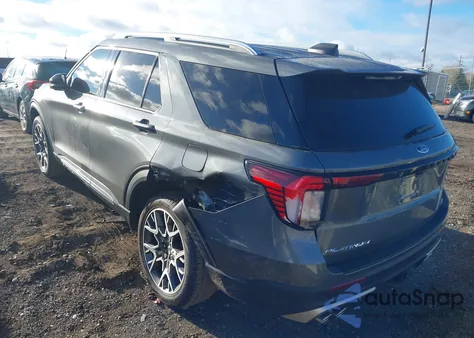 2025 Ford Explorer Platinum z USA, uszkodzony, nr VIN 1FMWK8HC1SGC74184